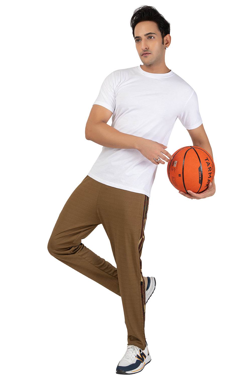 This Men casual stylish Trackpants is made of Polyester that suits up to your personality and makes you comfortable during gym or at home.